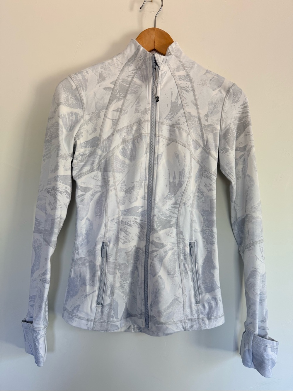 Lululemon Define Jacket Size 4 White Gray Abstract Print Full Zip Yoga Running - Picture 2 of 4
